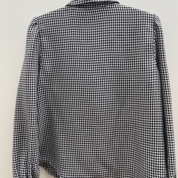 ZARA houndstooth button up top - Picture 2 of 3